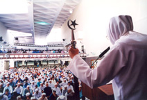 Friday prayers at Masjid Darul Ghufran, 2001